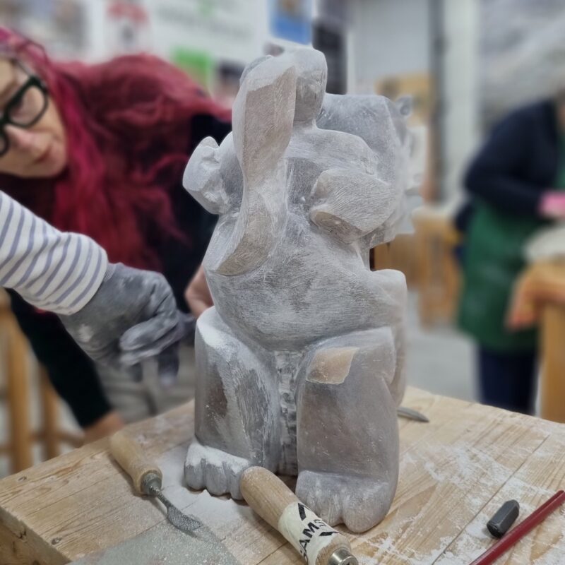 les strippenkaart beeldhouwen