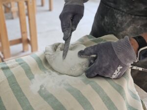 raspen steen beeldhouwatelier simone van olst