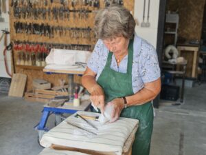 deelnemer workshop beeldhouwen bij simone van olst