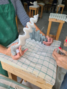 sculptuur delen cursist beeldhouwatelier simone van olst