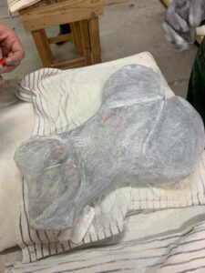 torso vrouw steen beeldhouwen